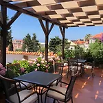 Gloria Apartman *