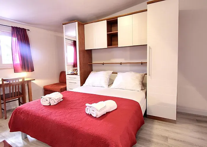 格洛丽亚别墅酒店 公寓 *