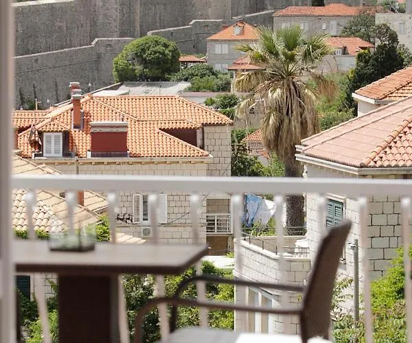 格洛丽亚别墅酒店 *