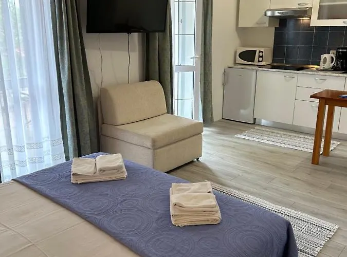 格洛丽亚别墅酒店 *