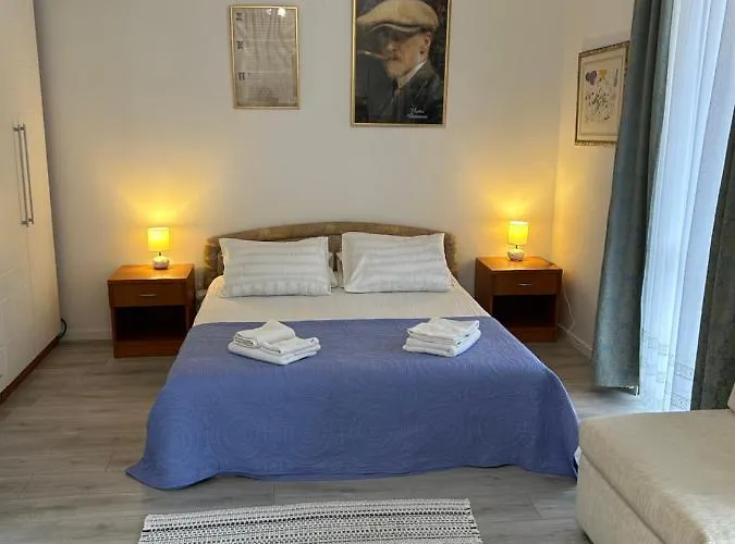 格洛丽亚别墅酒店 *