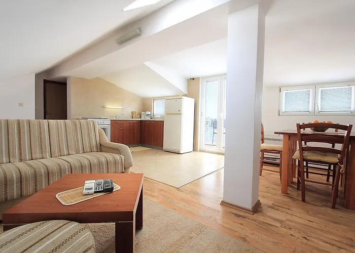 格洛丽亚别墅酒店 公寓 *