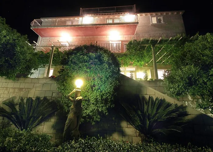 格洛丽亚别墅酒店