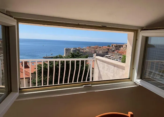 格洛丽亚别墅酒店 *